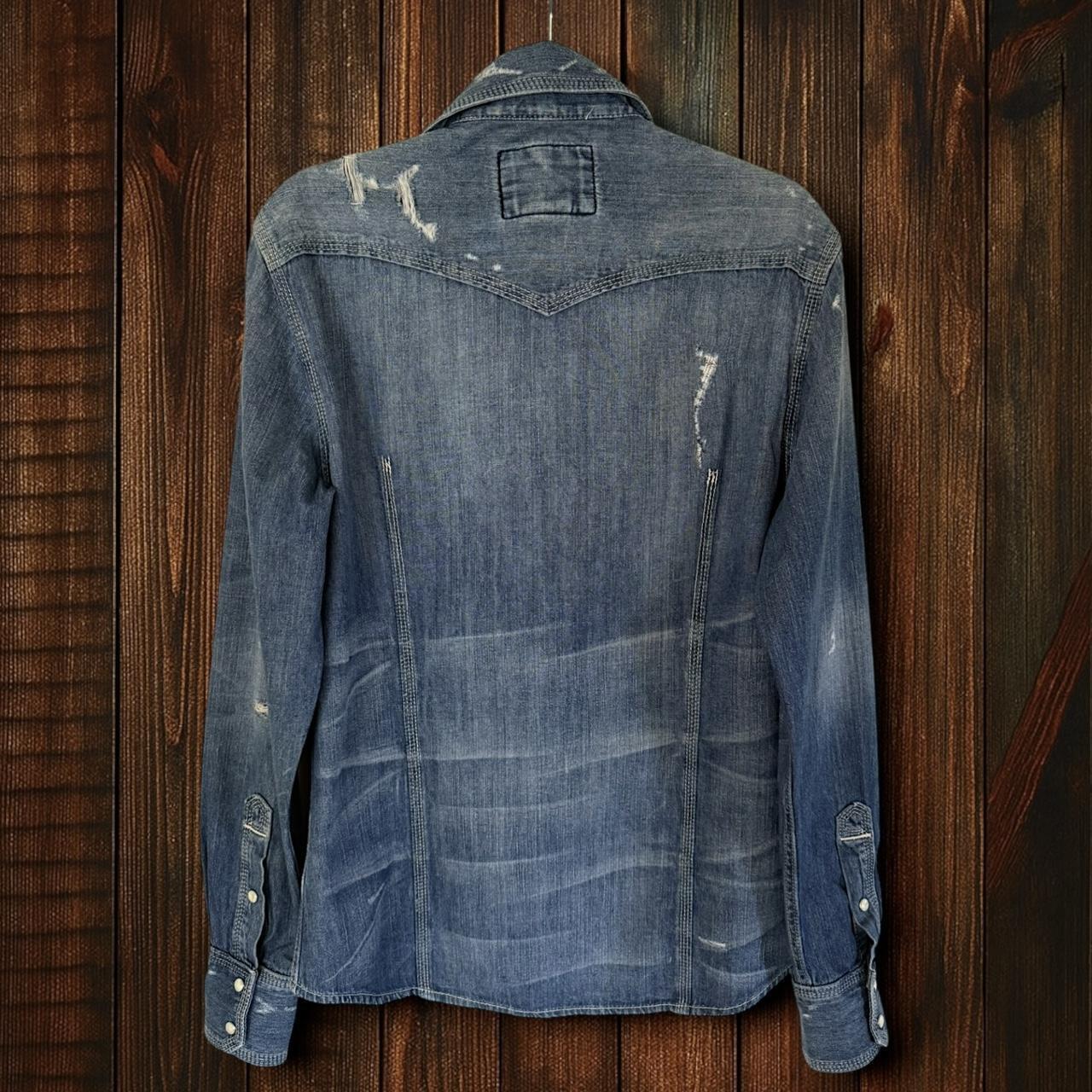 (SIZE S) True Religion Button Up Shirt